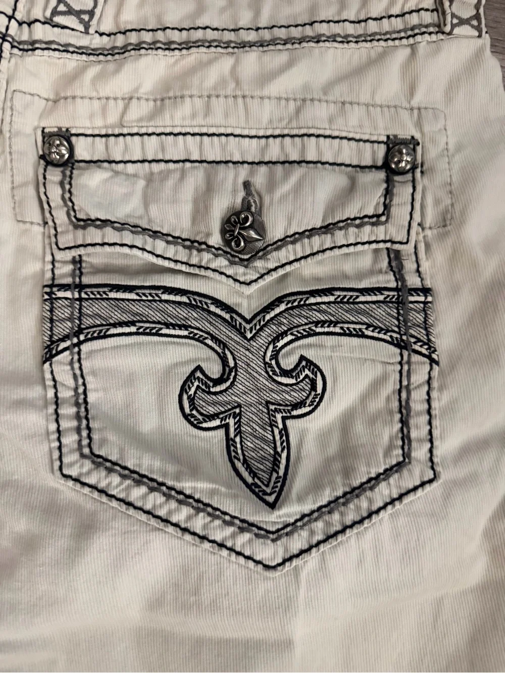 Rock Revival Men’s Cream Slim Flat Front Shorts with Contrast Stitching